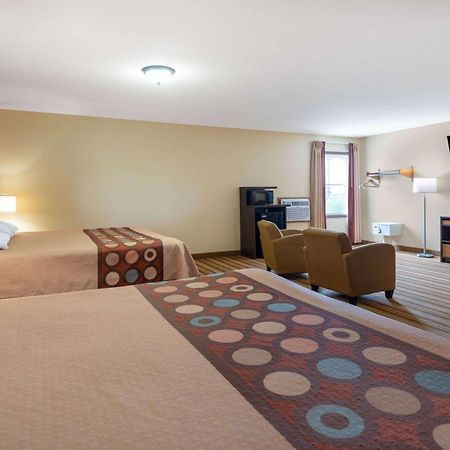 Super 8 By Wyndham Mattoon Hotel Bagian luar foto