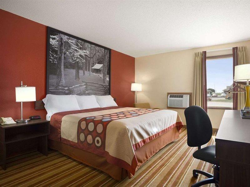 Super 8 By Wyndham Mattoon Hotel Bagian luar foto