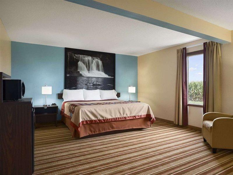 Super 8 By Wyndham Mattoon Hotel Bagian luar foto