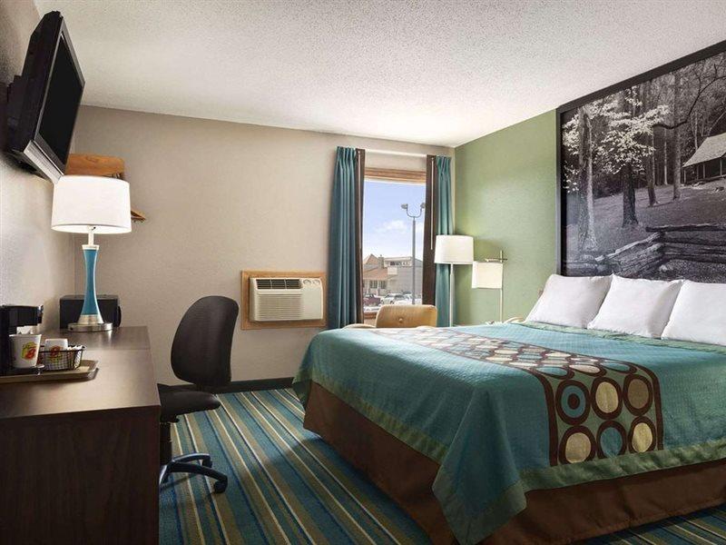 Super 8 By Wyndham Mattoon Hotel Bagian luar foto