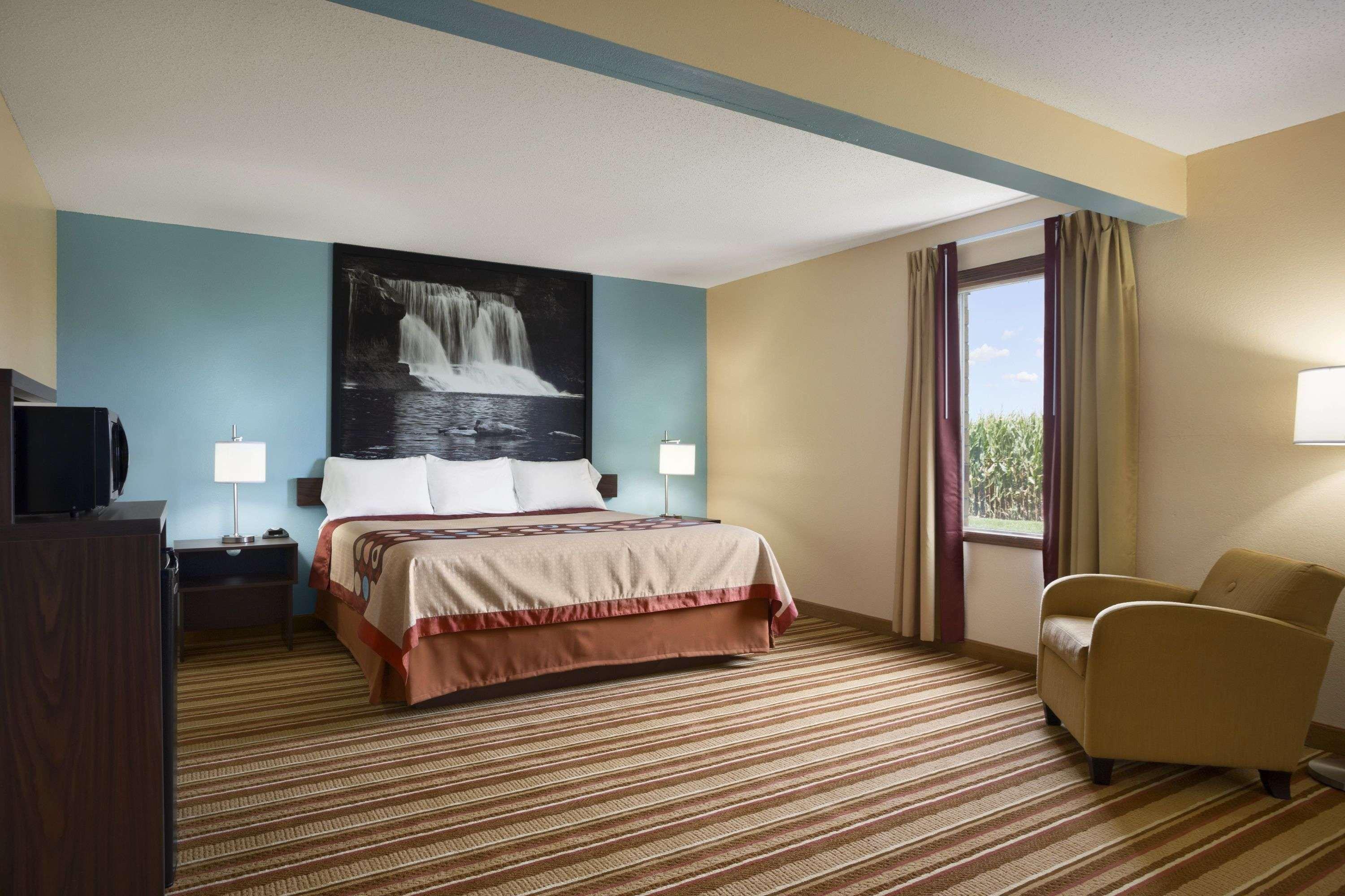 Super 8 By Wyndham Mattoon Hotel Bagian luar foto