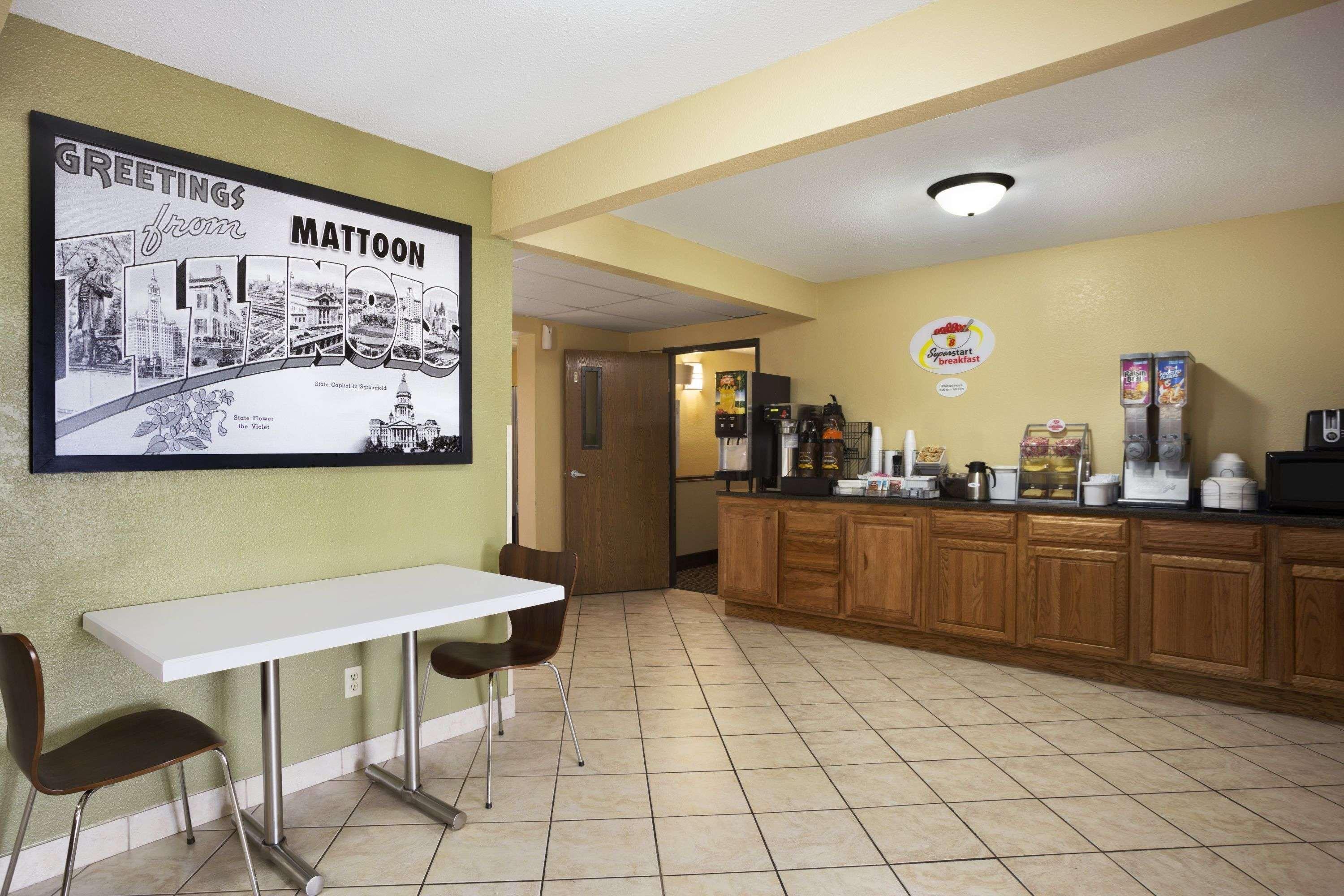 Super 8 By Wyndham Mattoon Hotel Bagian luar foto