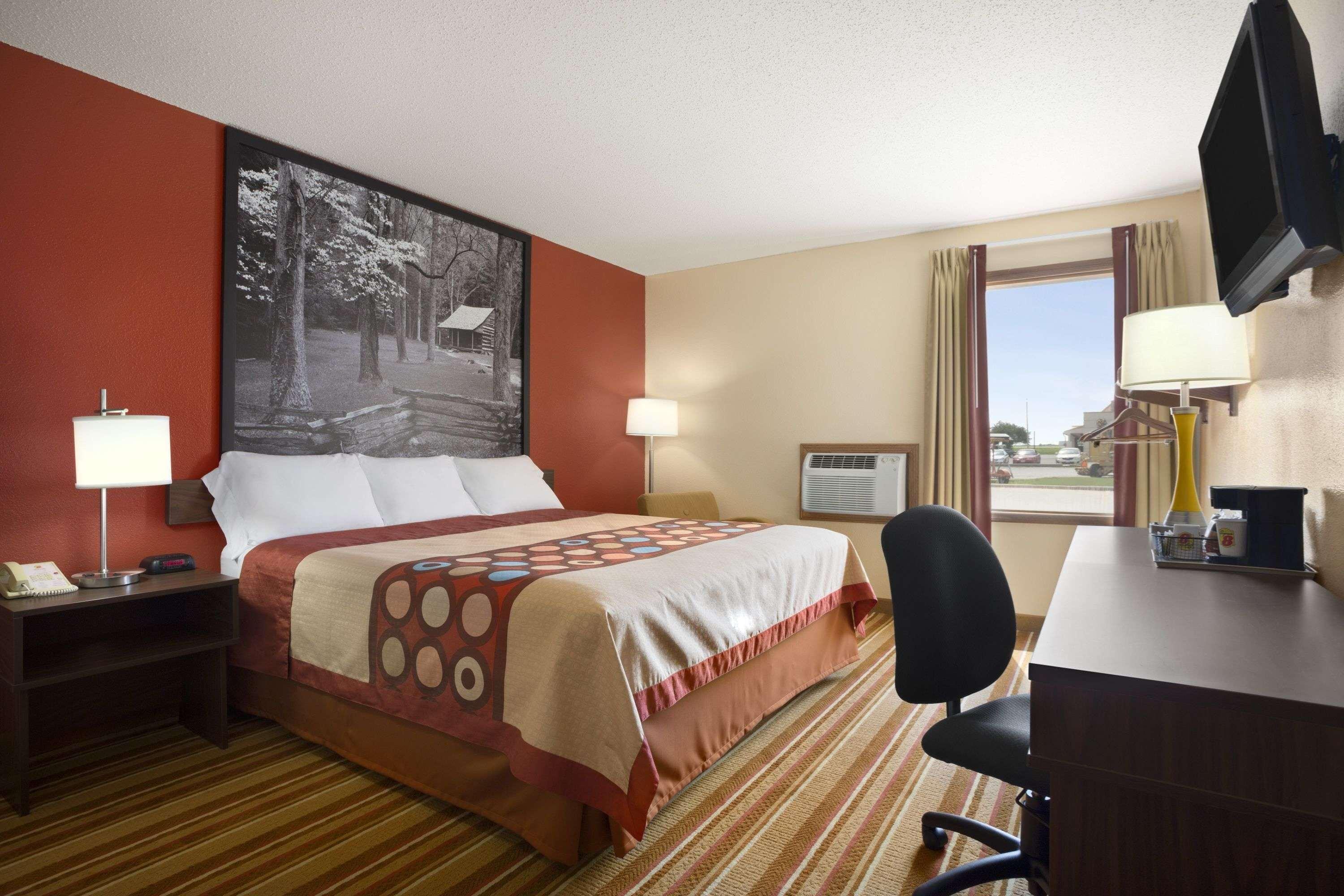 Super 8 By Wyndham Mattoon Hotel Bagian luar foto