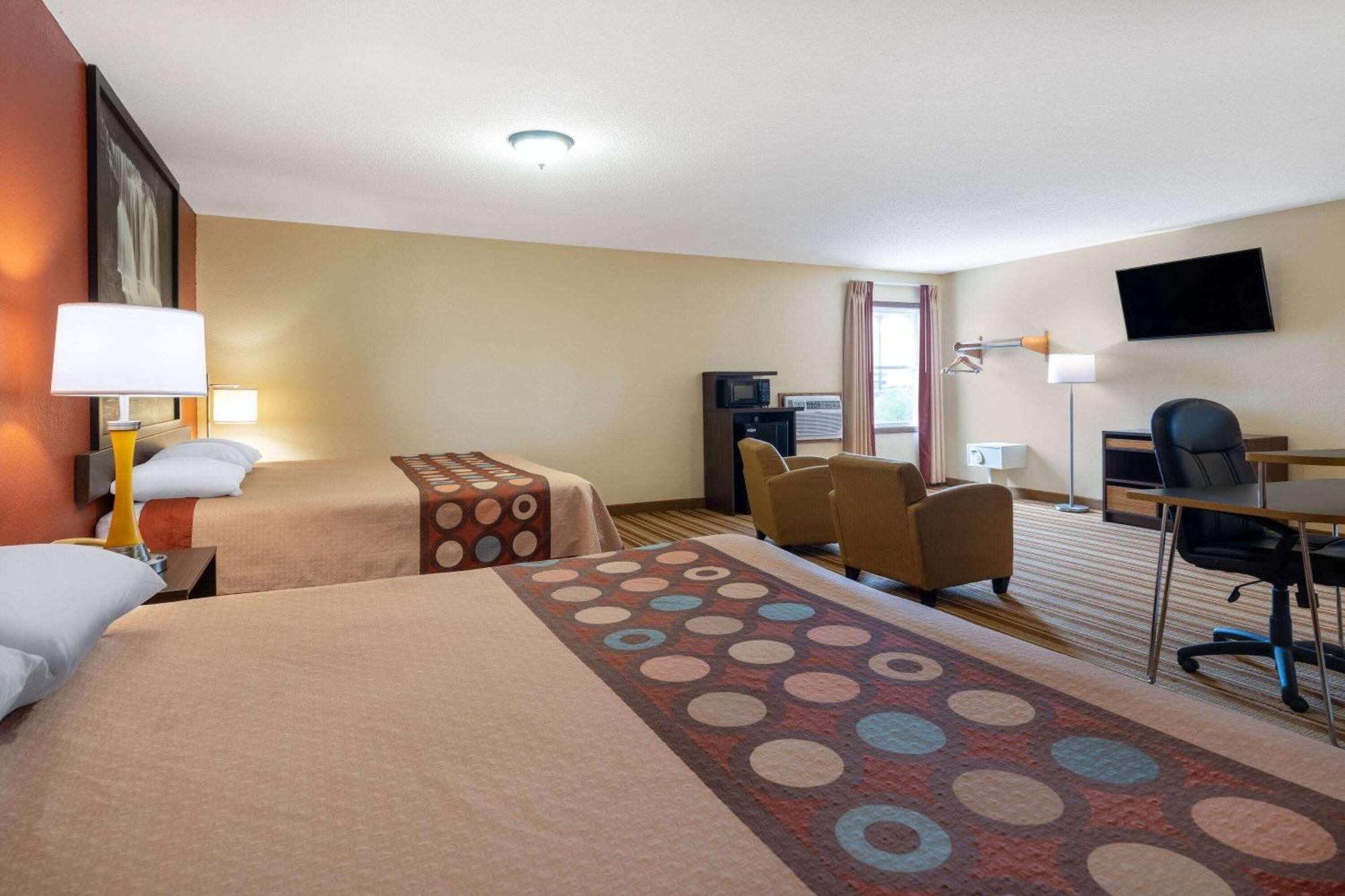 Super 8 By Wyndham Mattoon Hotel Bagian luar foto