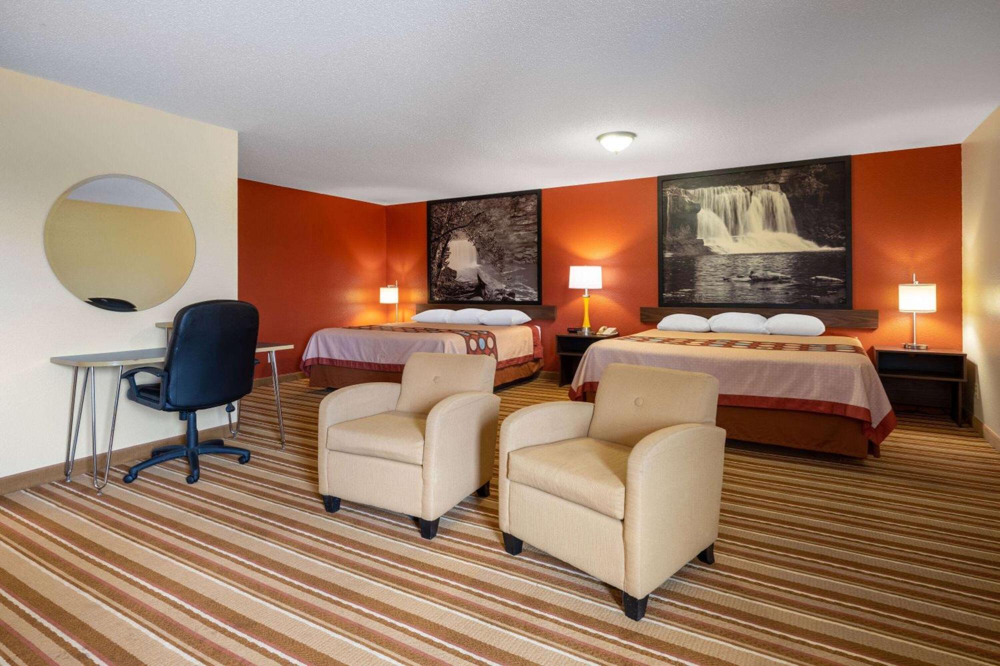 Super 8 By Wyndham Mattoon Hotel Bagian luar foto