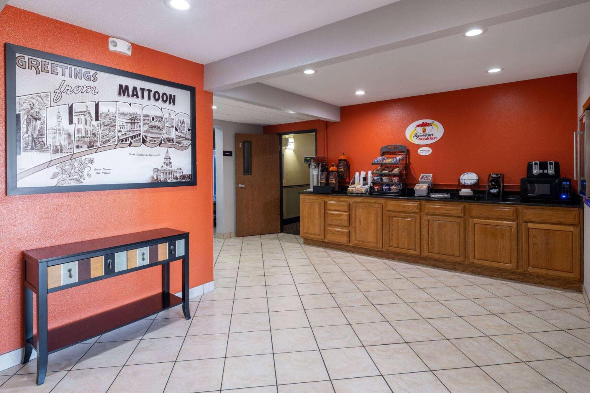 Super 8 By Wyndham Mattoon Hotel Bagian luar foto