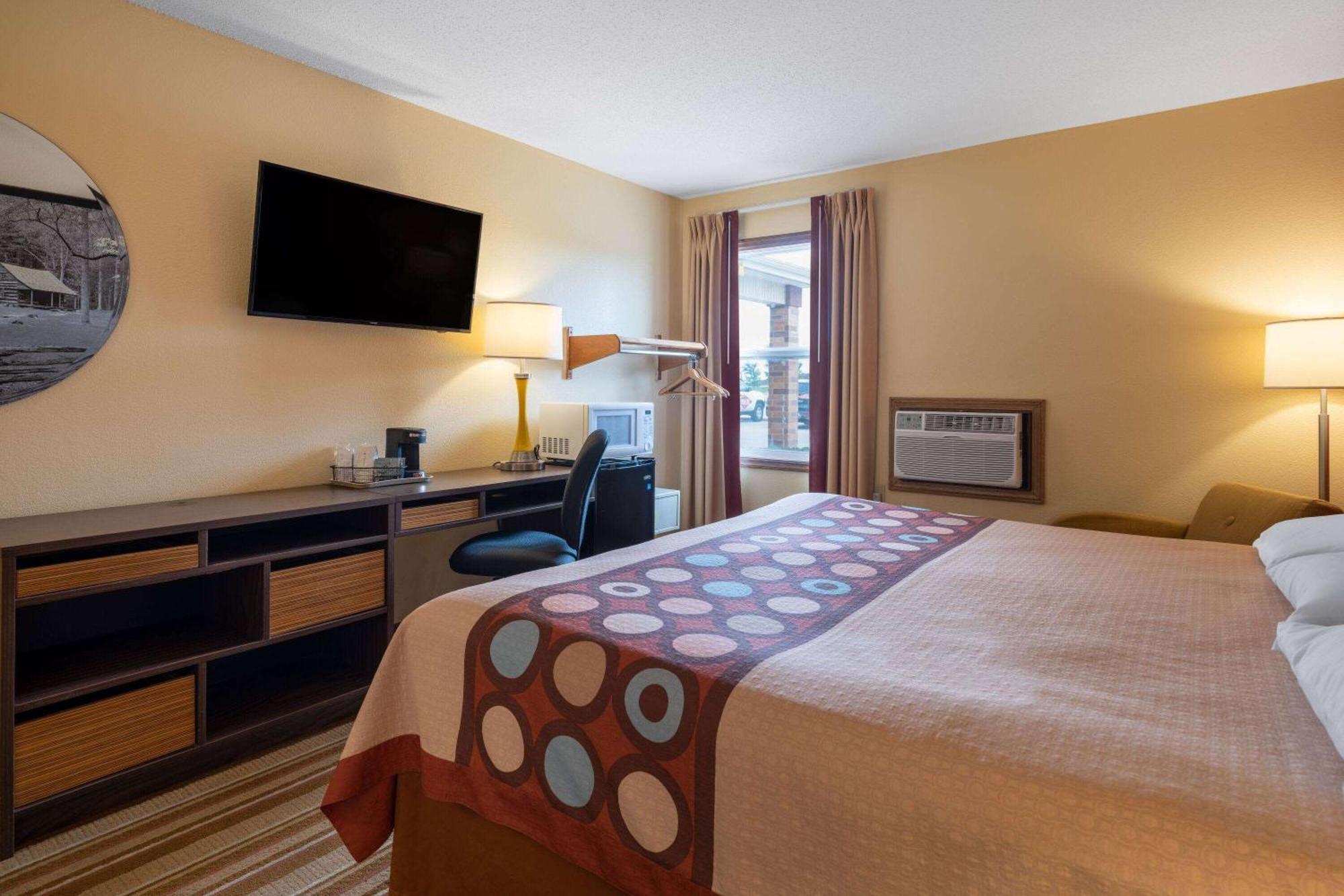 Super 8 By Wyndham Mattoon Hotel Bagian luar foto