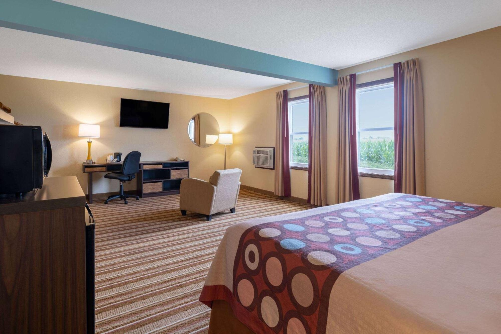 Super 8 By Wyndham Mattoon Hotel Bagian luar foto