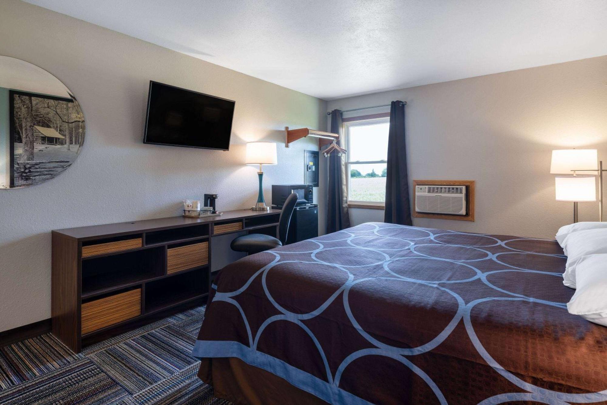 Super 8 By Wyndham Mattoon Hotel Bagian luar foto